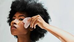 How to use a gua shua stone [iStock]