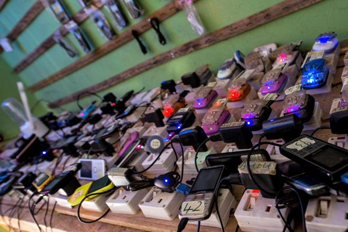 Phone charging spots record high patronage in Jos amid blackout