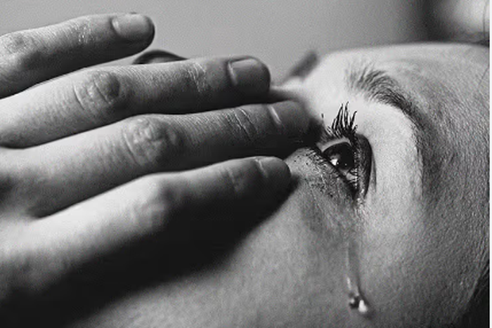 6 healthy benefits of crying for your mental and physical health