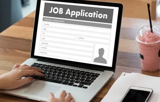 When to start thinking about submitting applications for a new job