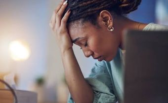 Learn how to deal with a toxic superior at work without losing yourself