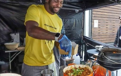 Street Eats vs. Restaurant Dining: Where to grab the best 1k jollof