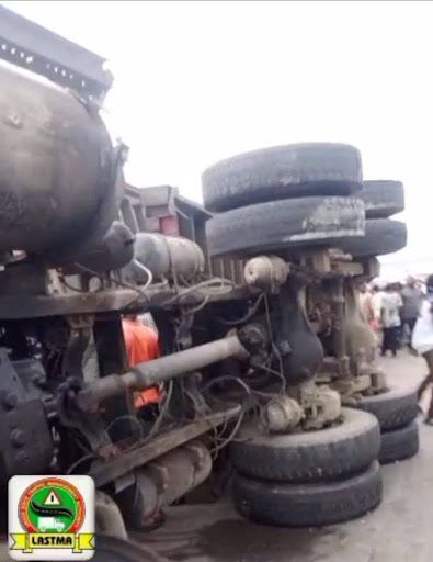 Sunday tragedy as 40-ft truck crushes minibus in Lagos, driver killed