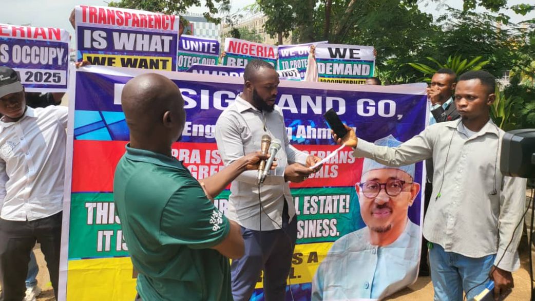 Comrade Emmanuel Ogwuche addressing the press in Abuja on Tuesday, June 24. [Facebook]