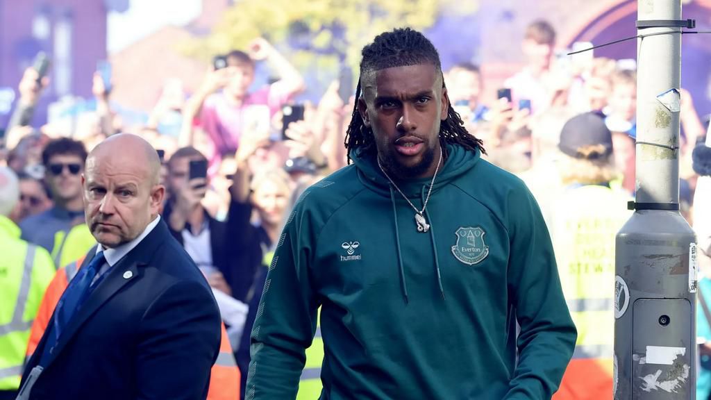 Alex Iwobi says Everton can compete against any team