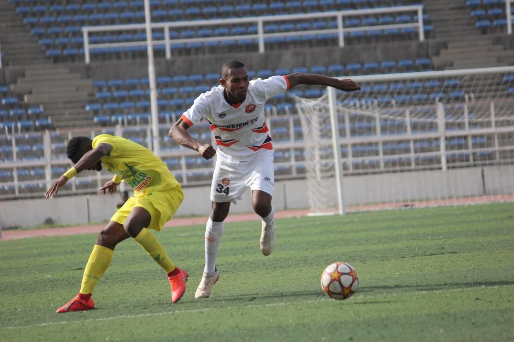 Kano Pillars chairman Alhaji Jambul punch assistant referee