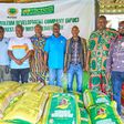 Elcrest on behalf of OML 40 JV donates relief items to Gbetiokun Communities in Delta State