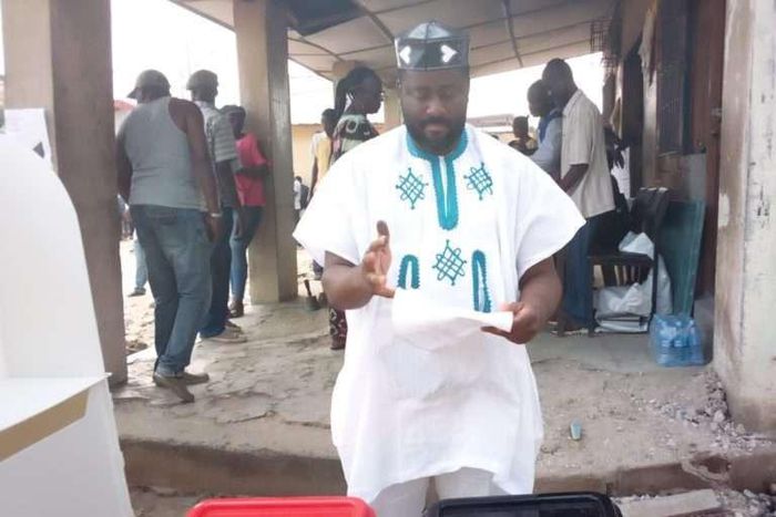 desmond elliot cotes