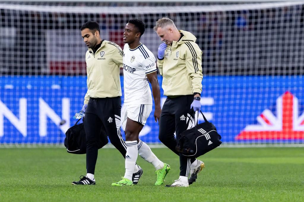 Luis Sinisterra (c) is a summer signing from Feyenoord