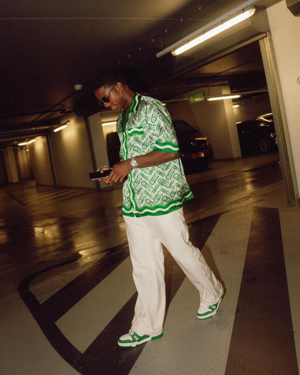 Tyrell Malacia pays respects to Wizkid with new outfit