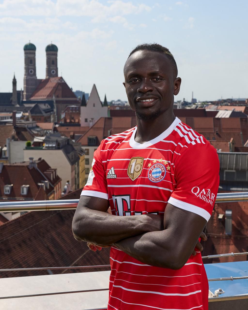Sadio Mane joins Bayern Munich from Liverpool