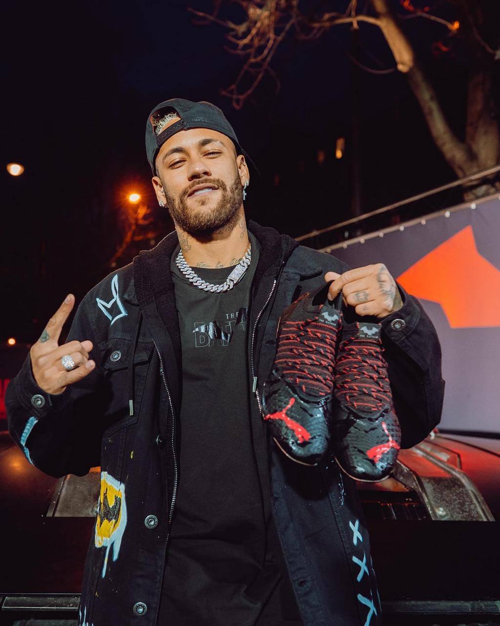 Neymar continues to push the highly anticipated BATMAN movie