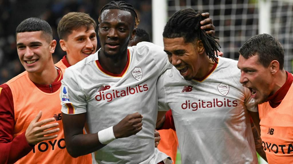 Dybala and Smalling combine as AS Roma beat Inter Milan