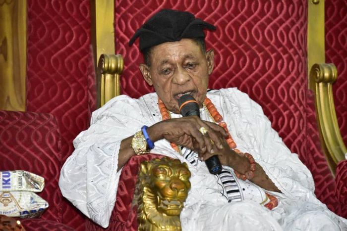 Alaafin of Oyo, Oba Olayiwola Adeyemi lll. [justambitioustoserveinfo]