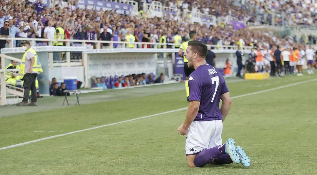 Luka Jovic celebrates goal for Fiorentina