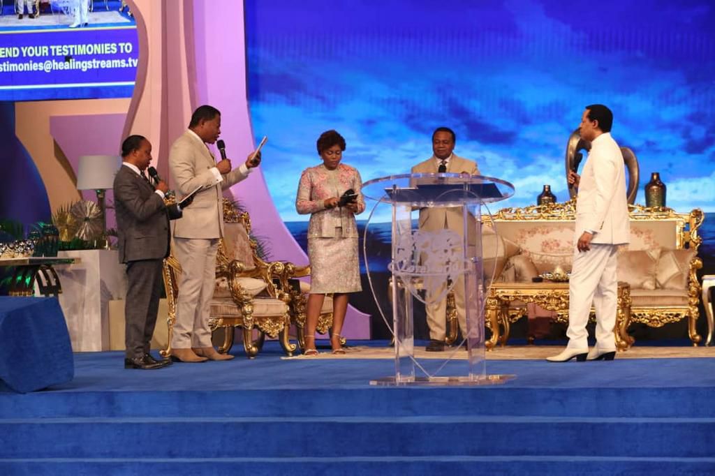 Grand finale: Pastor Chris prays for families on #HealingStreamLive Healing Services