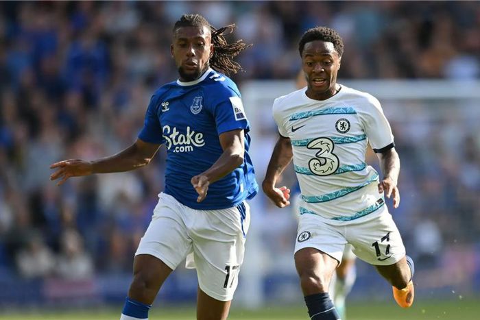 Alex Iwobi says Everton can compete against any team