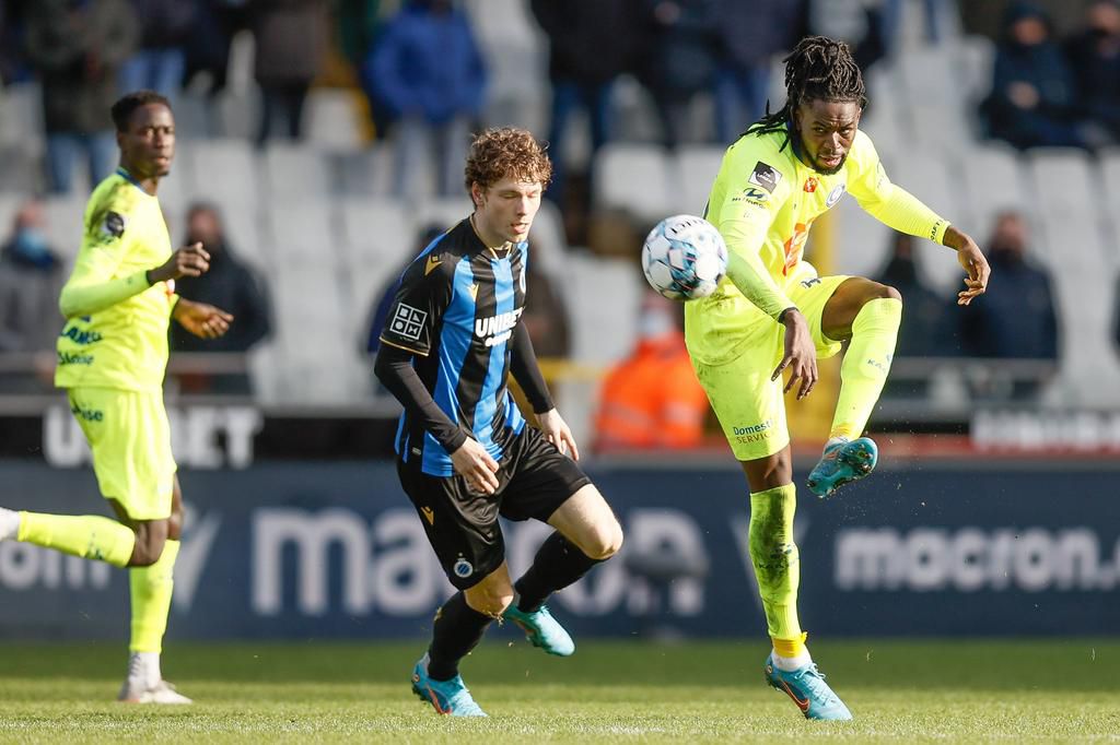 Jordan Torunarigha in action against Club Brugge