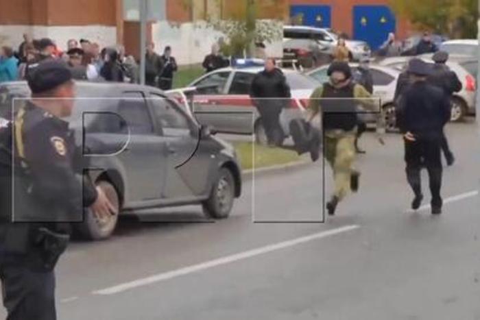 Gunman kills 9 in school shooting in Russia (Ynetnews)