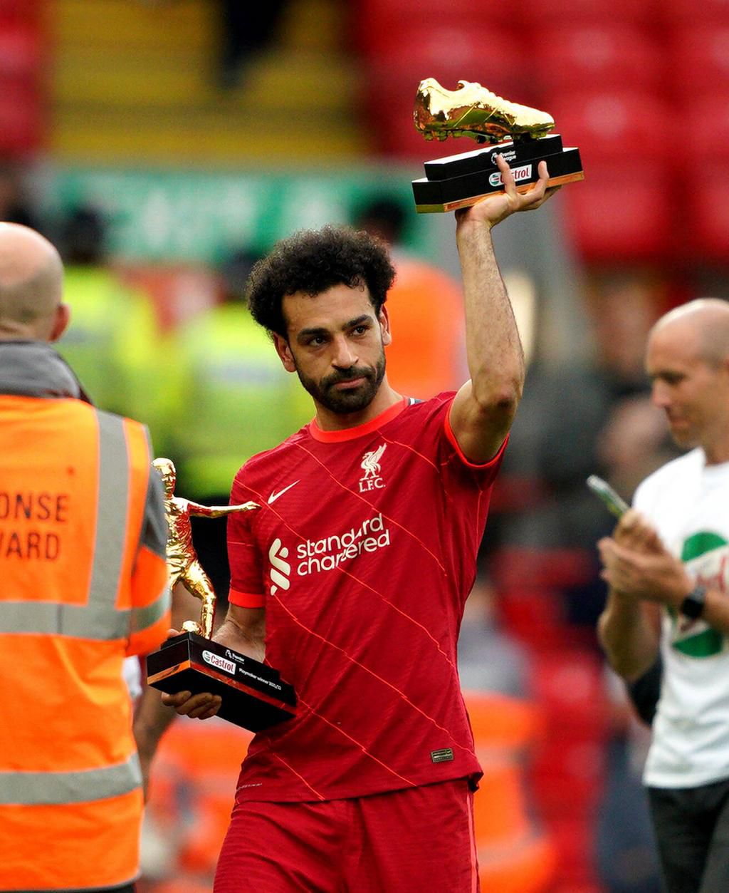 Salah holding up the Premier League golden boot award after the 3-1 win over Wolves
