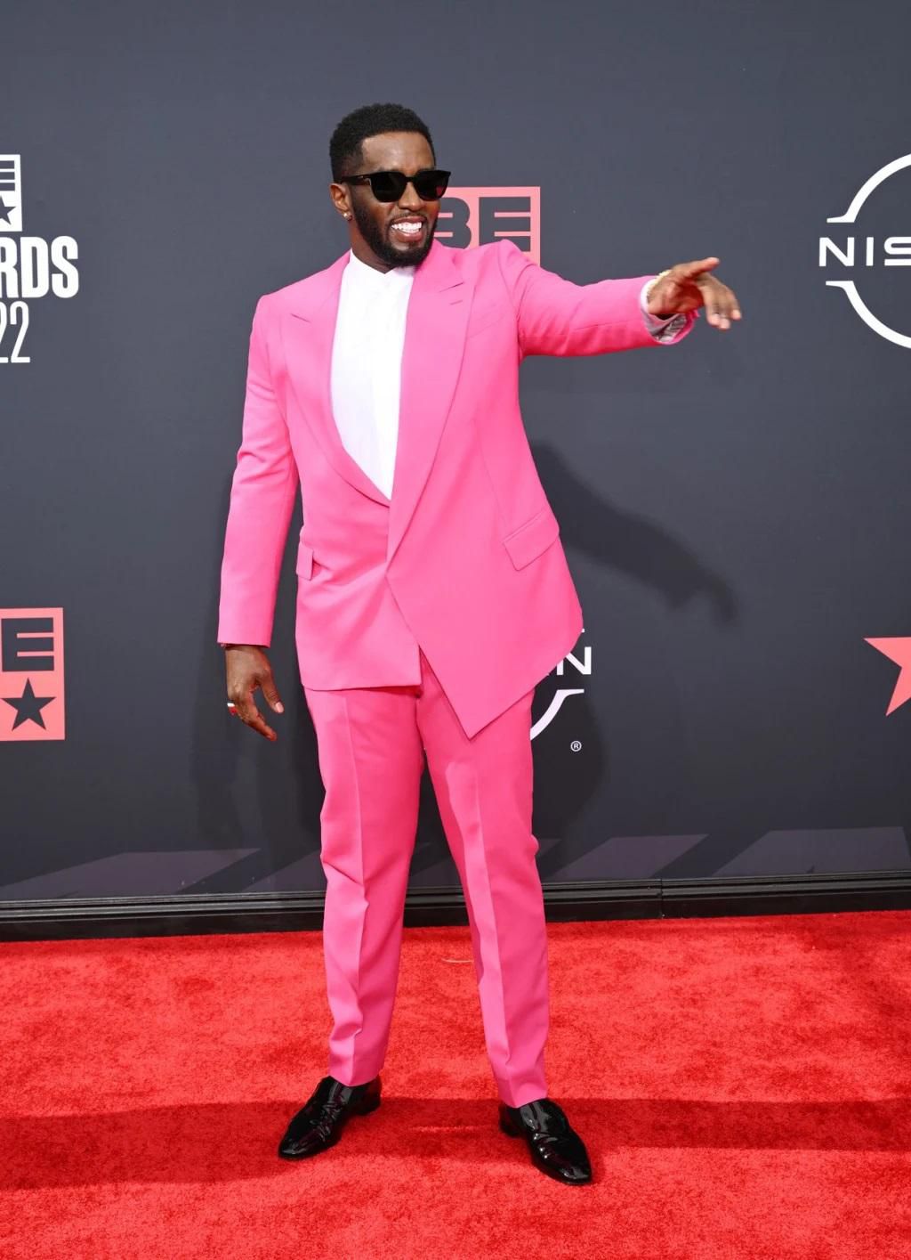 Diddy looks amazing in pink [Billboard]