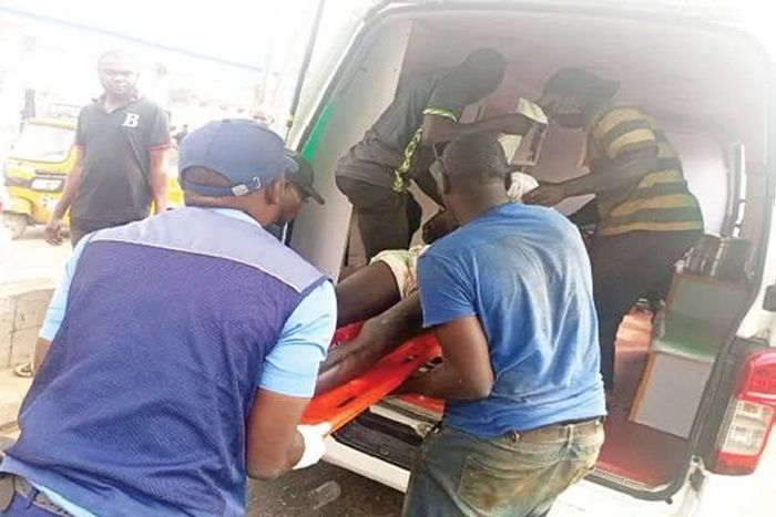 Hit-and-run driver knocks down money-seeking hoodlum in Lagos