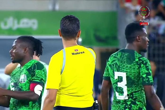 In the absence of VAR, the referee stole the show in Oran.