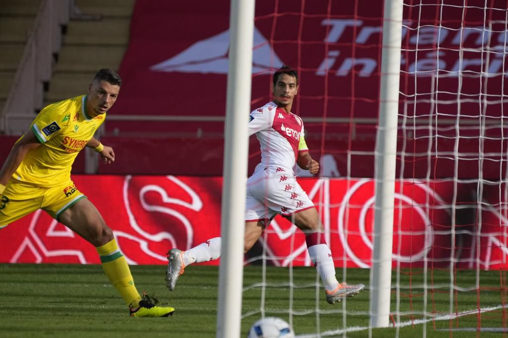 Ben Yedder wrecked havoc on Moses Simon and his Nantes side.