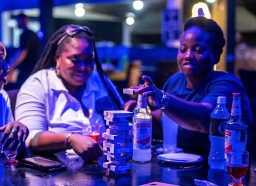 SMIRNOFF HANGOUTS! GAMES, MUSIC AND SMIRNOFF DRINKS IN A BAR NEXT TO YOU