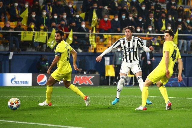 Dusan Vlahovic scores his first goal for Juventus in the Champions league just over 30 seconds into kick off