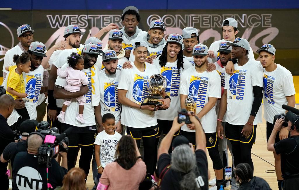 Golden State Warriors take down Dallas Mavericks to return to NBA Finals