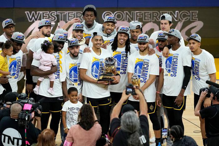 Golden State Warriors take down Dallas Mavericks to return to NBA Finals