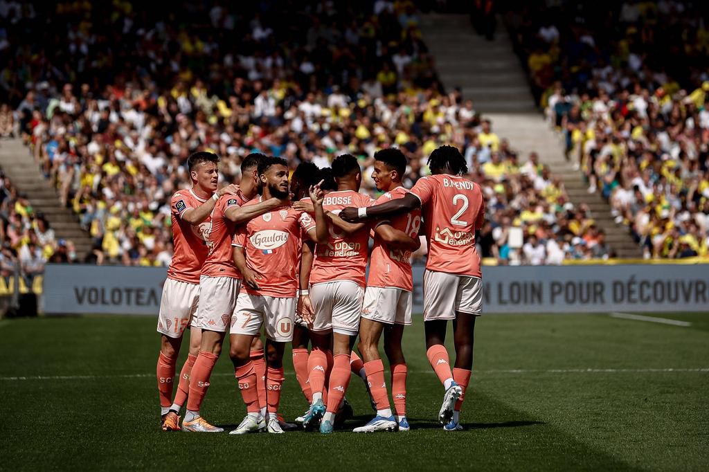 Angers players celebrating the opener