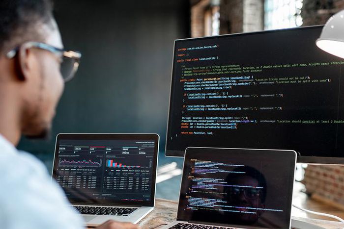 8 proven ways African database administrators can make money online