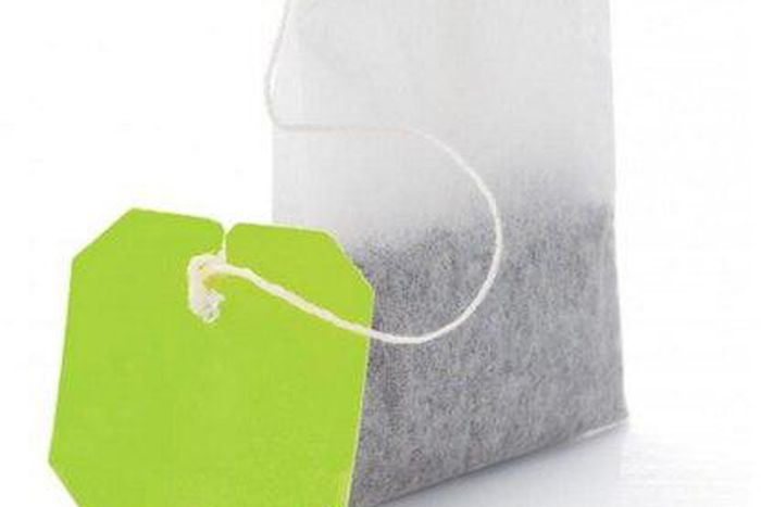 (Green) Teabags help get rid of puffy eyes