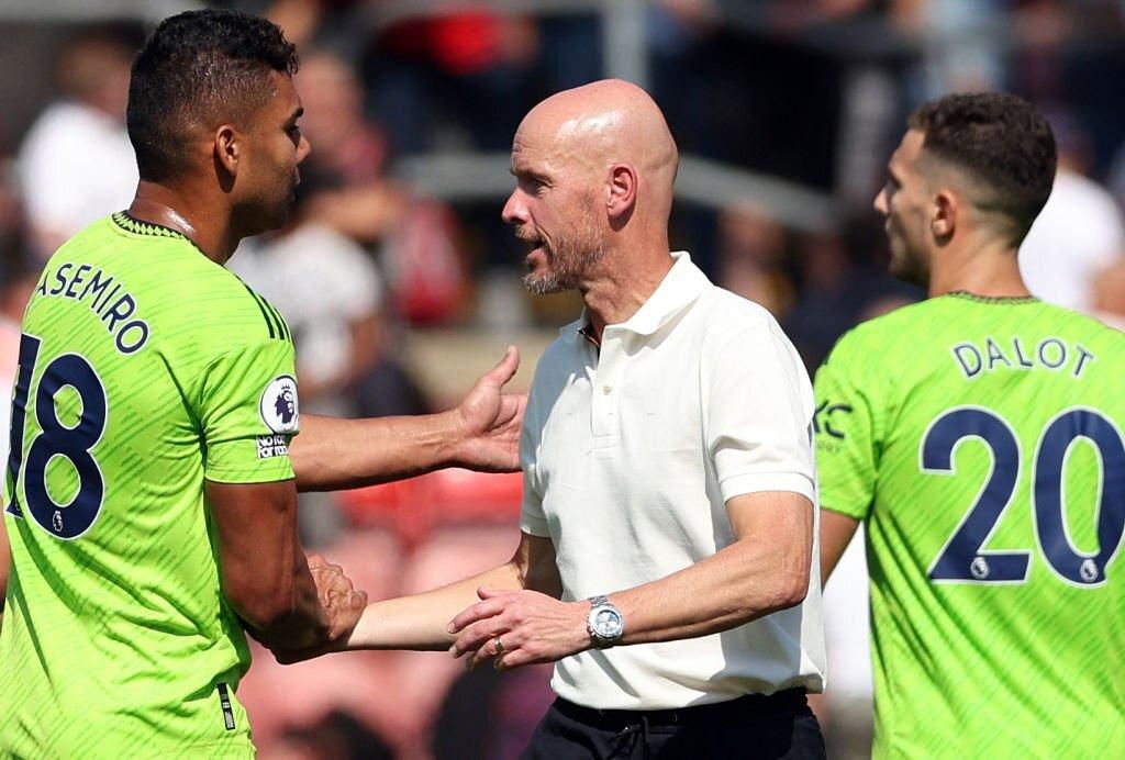 Manchester United manager Erik Ten Hag with Casemiro and Diogo Dalot during his side 1-0 victory over Southampton