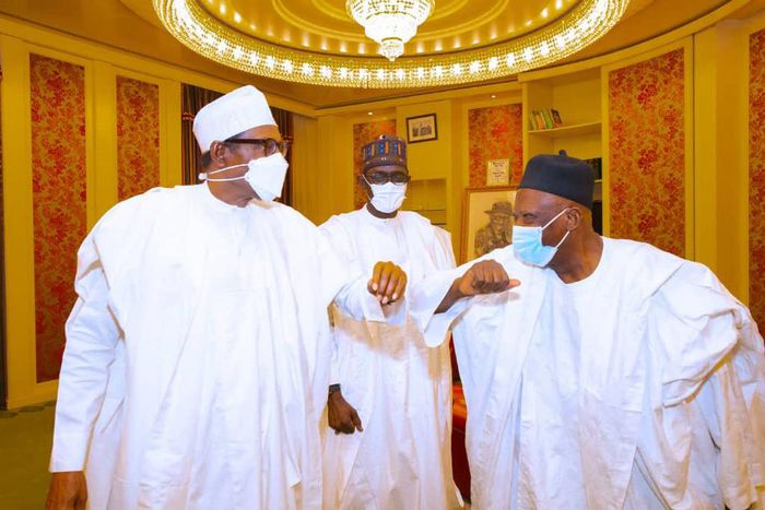 President Buhari receives in audience the newly elected national chairman of the ruling APC, Senator Abdullahi Adamu, accompanied by the former acting national chairman and Yobe governor, Mai Mala. [Twitter:@LeadershipNGA]