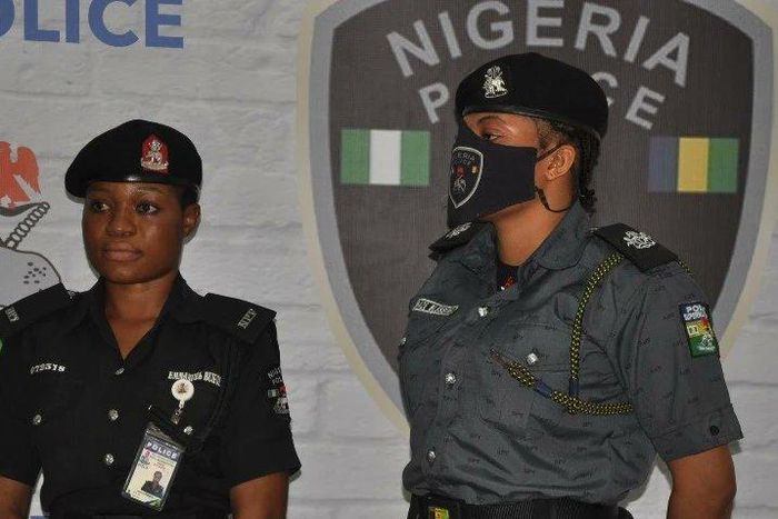 Suspended officers, Blessing Obaze and Emmanuella Obaze. [Twitter:@Princemoye1]