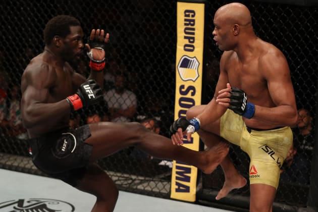 Cannonier stopped Anderson Silva with a powerful kick in the 1st round