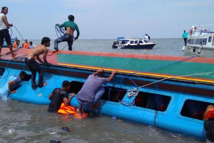 Boat capsizes in sokoto (IdomaVoice)