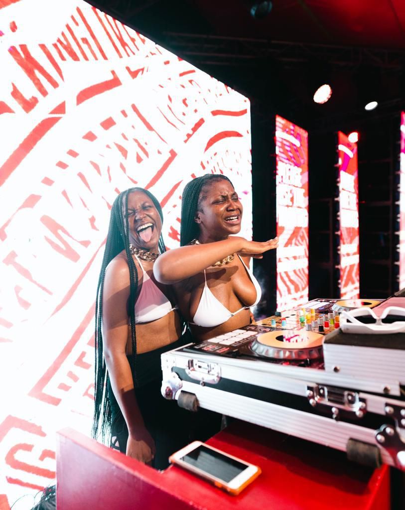 Reekado Banks, Crayon, Blaqbonez and many more deliver night to remember at Walkers District Ibadan