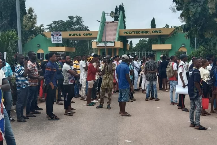 Ondo Poly students protest alleged killing of colleague by Amotekun. [nigerdeltaconnect]