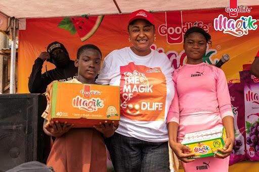 Ronke Ojo stormed Lagos market for Goodlife Magik Fruit Drink