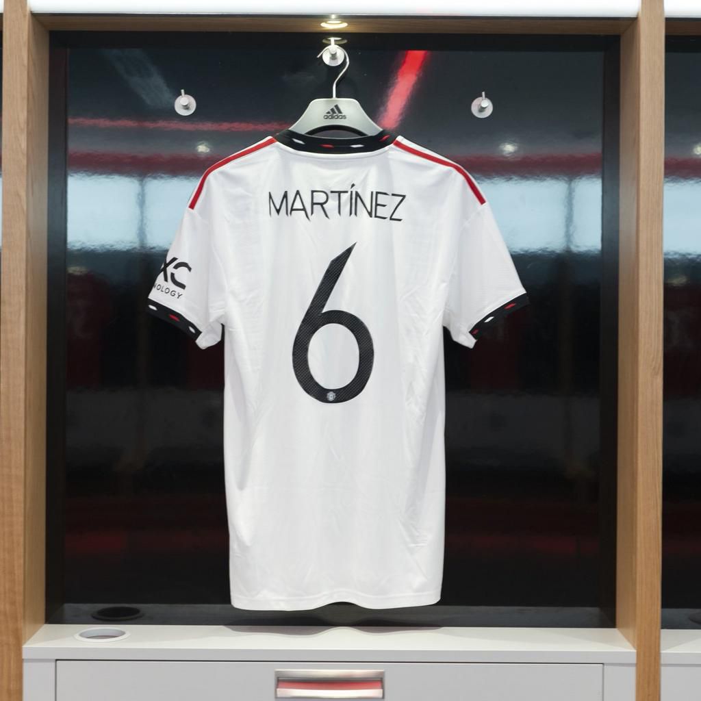 Martinez becomes the 8th player to wear the number 6 at Manchester United.