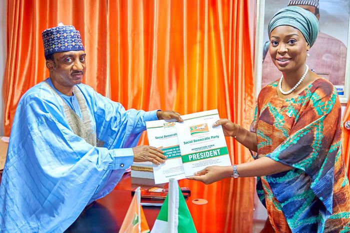 Khadijah Okunnu-Lamidi, presidential aspirant for the Social Democratic Party recently submitted the presidential nomination form ahead of party primaries