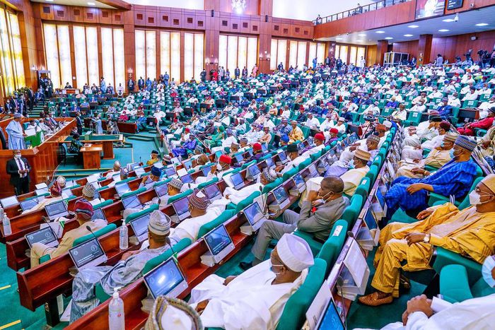 President Muhammadu Buhari presents 2021 budget proposal of N13.08 trillion to the joint session of the National Assembly on Thursday, October 8, 2020.  [twitter/@NigeriaGov]