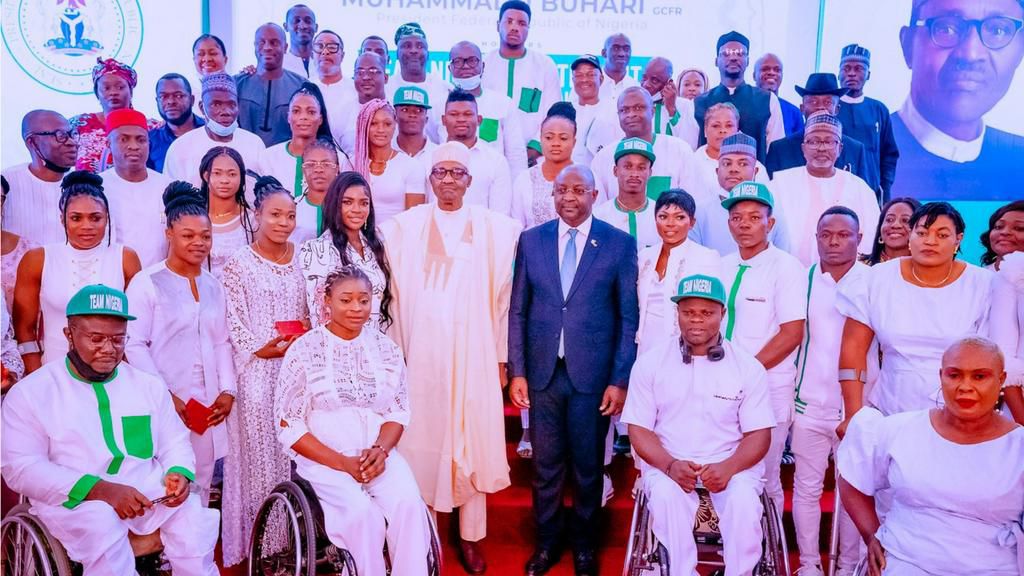 President Buhari receives Amusan, 2022 Commonwealth Games team with 200 million naira