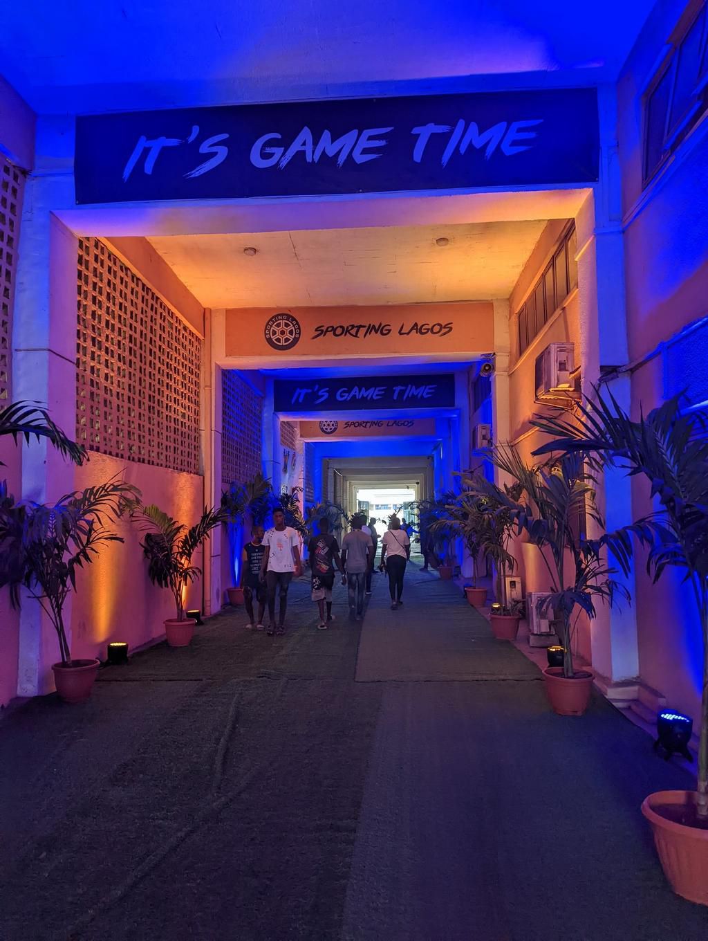 Sporting Lagos gave the Teslim Balogun Stadium a colourful feel (Twitter/@xDeji)