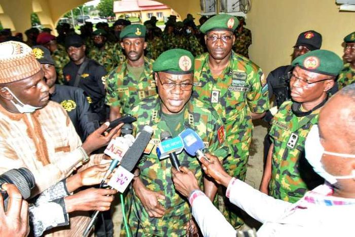 Nigerian Army donates 2 classroom blocks to Bauchi school (Daily Trust)