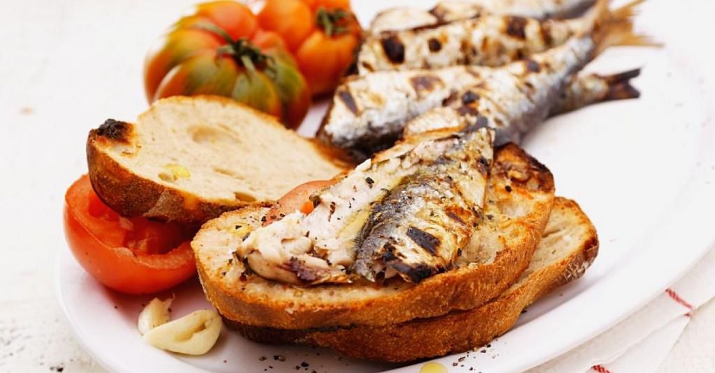 Bread and fish sauce